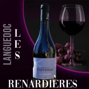 Bouteille du vin rouge Les Renardières du Domaine Ferrussac, vignoble des Terrasses du Larzac. Robe pourpre et étiquette avec le nom du vin.